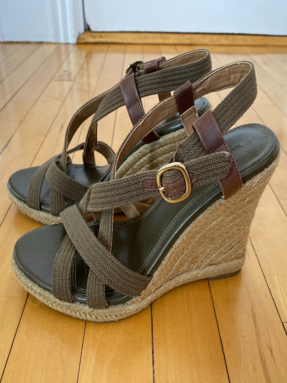 Banana Republic Olive Green Espadrille Wedge Sandals-Size 9. GOOD CONDITION!